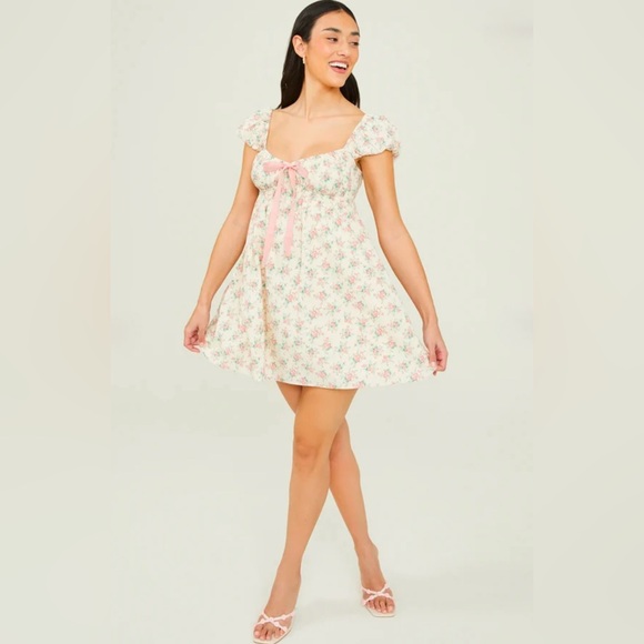 Altar'd State Dresses & Skirts - NWT Altar’d State Everlee Floral Bow Dress